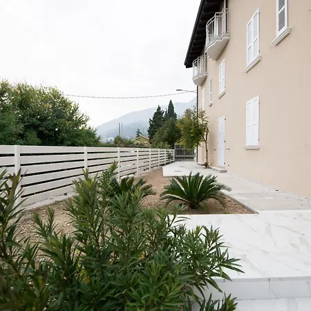 Le Nuove Rondini Apartamento *